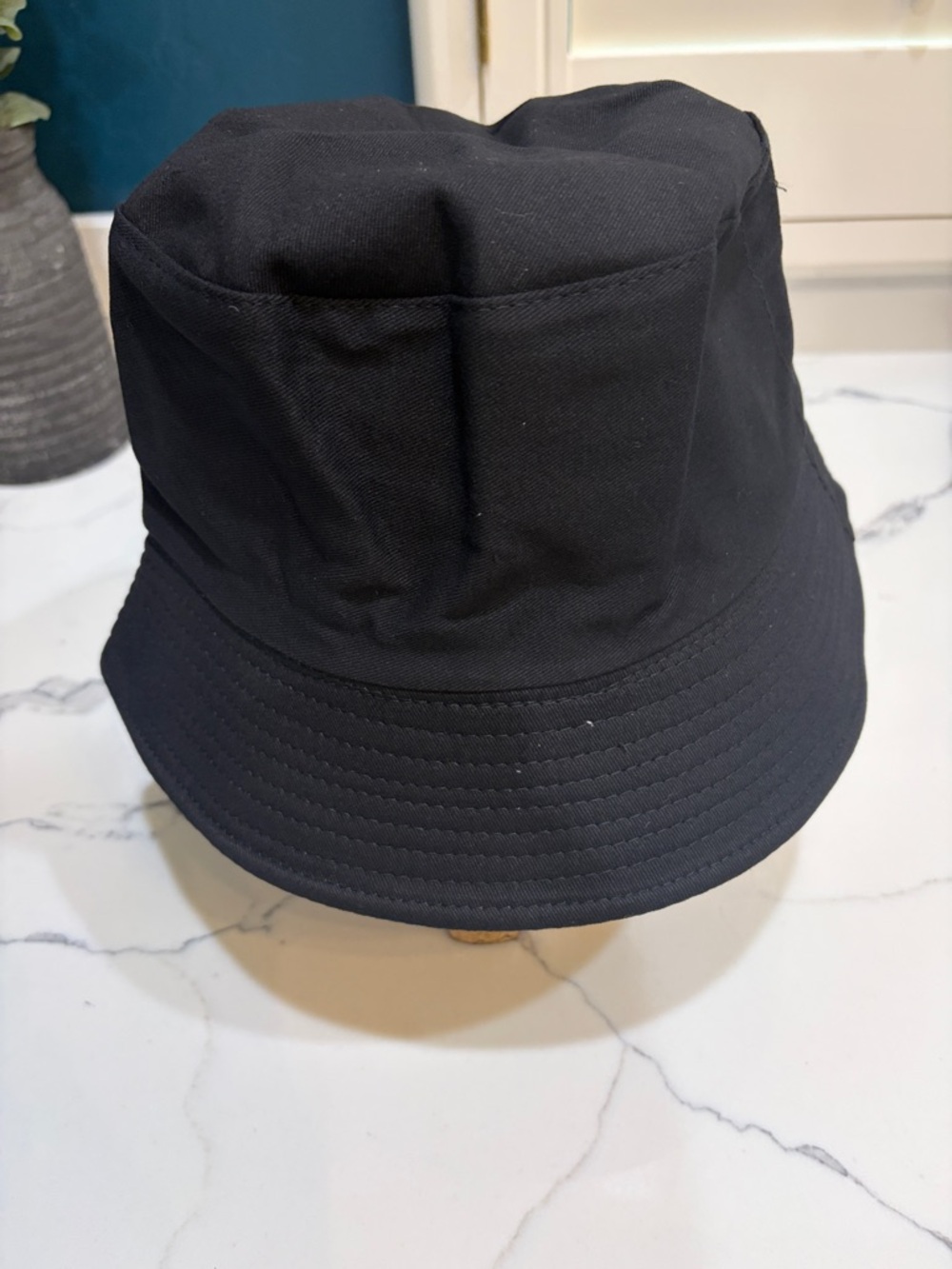 Black bucket hat